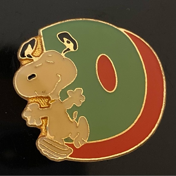 SUPER RARE 1958 Snoopy Monogram “D” Lapel Pin - Picture 5 of 5